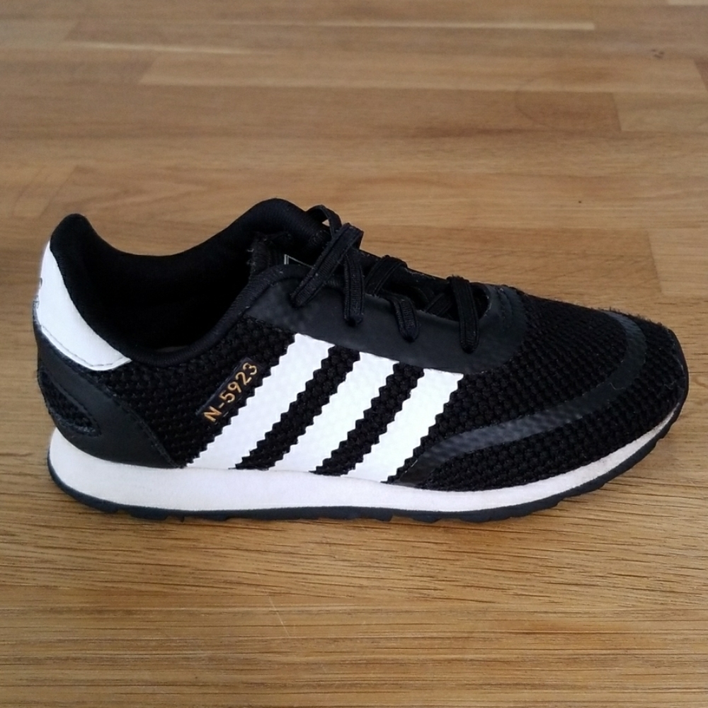 Adidas boys shoes size 10 toddlers
